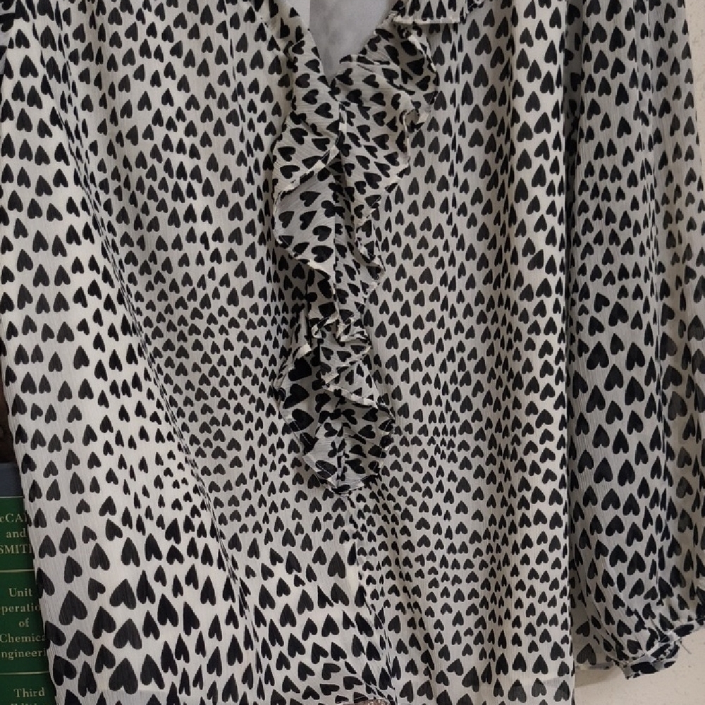 Apt. 9 Monochrome Heart Print Blouse - Picture 6 of 13